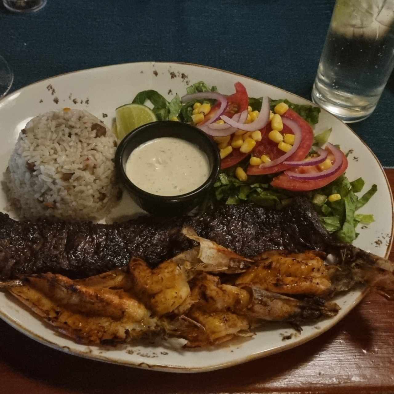 entraña y camarones