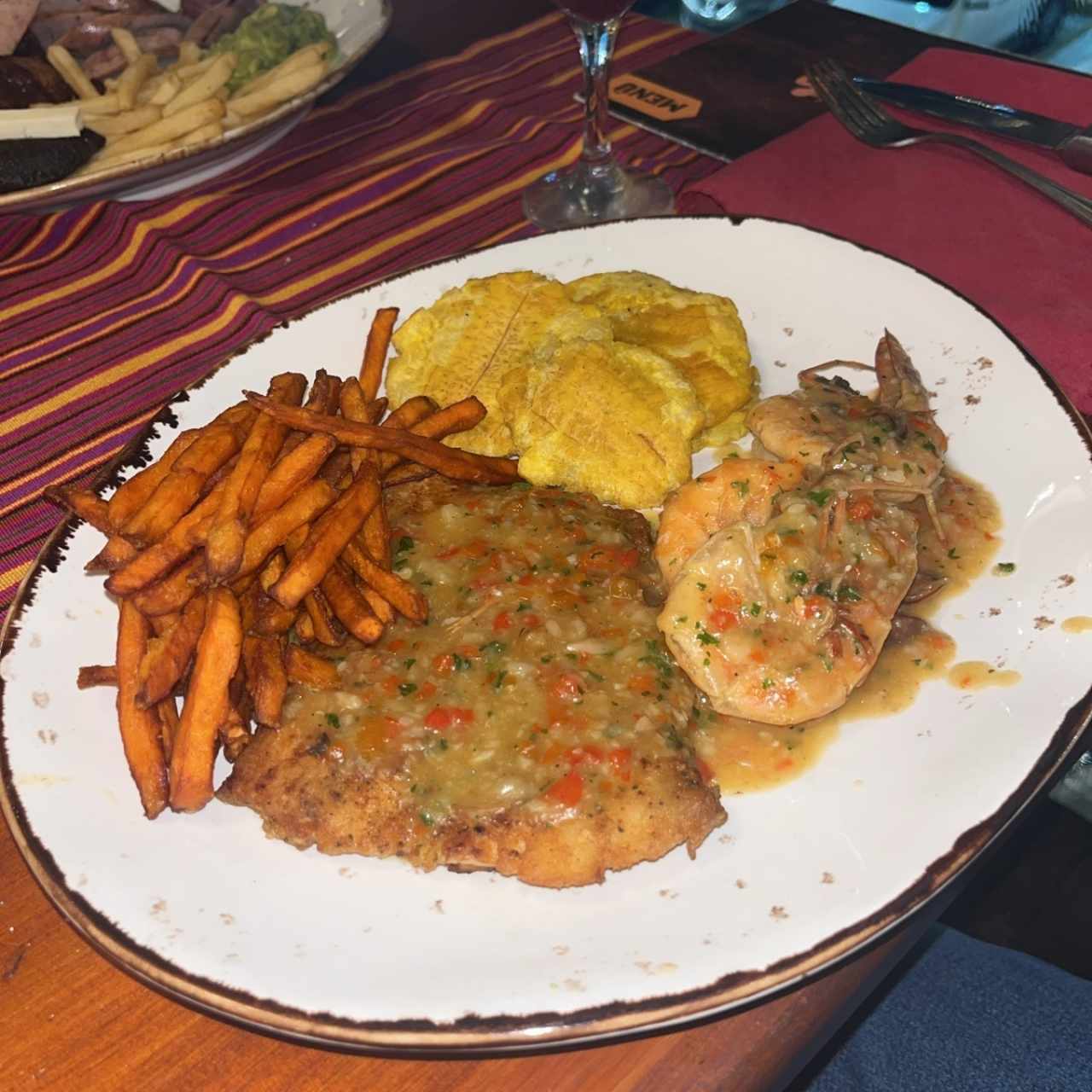 Platos Mixtos - Corvina y Camarones