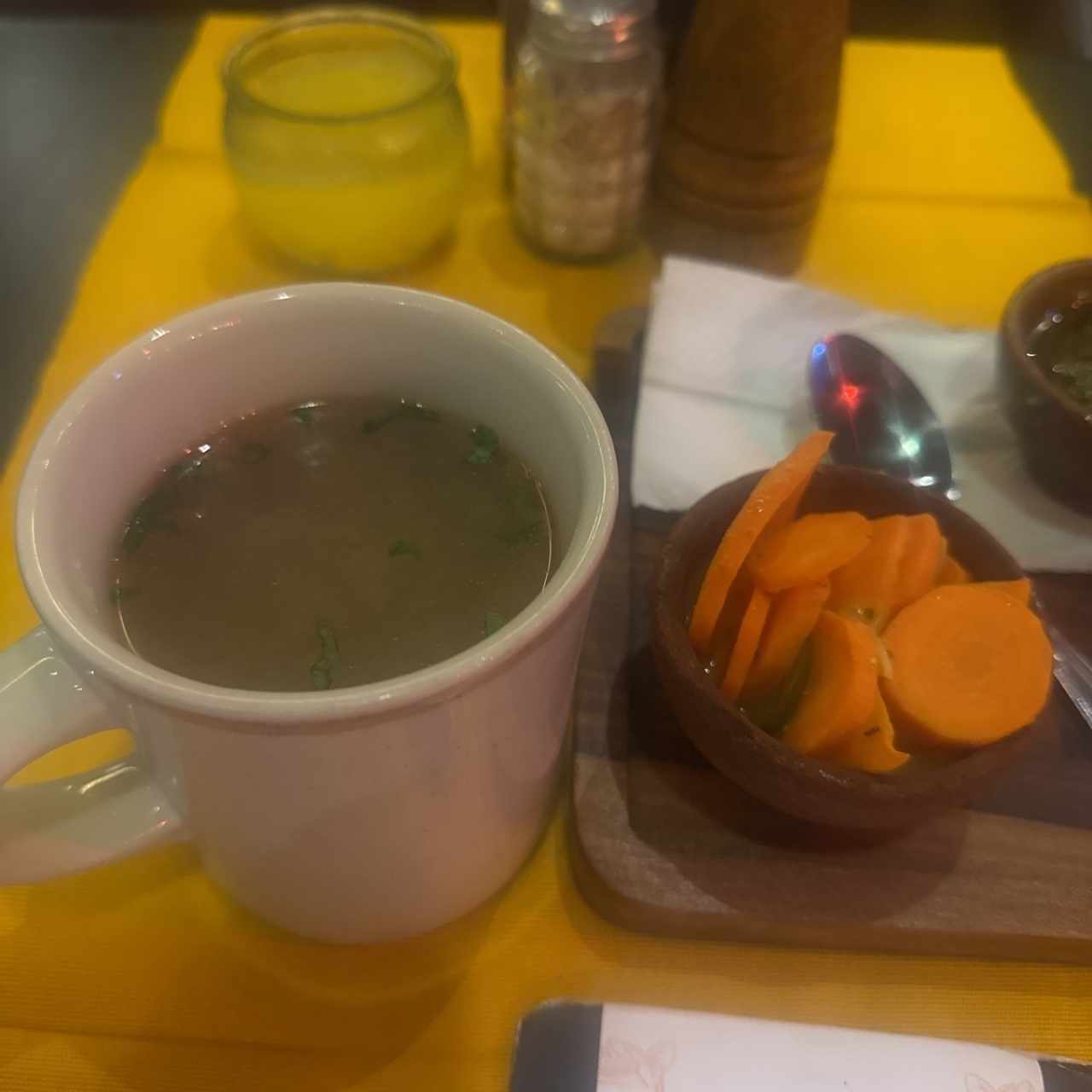 Caldo de cortesía 