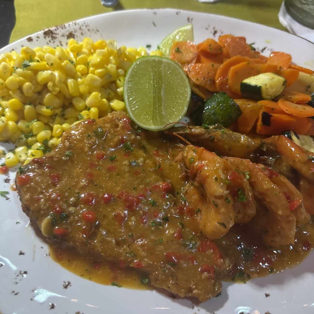 Platos Mixtos - Corvina y Camarones
