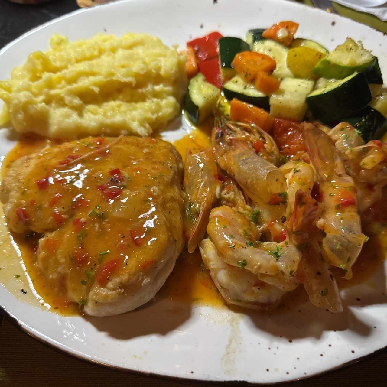 Platos Mixtos - Corvina y Camarones
