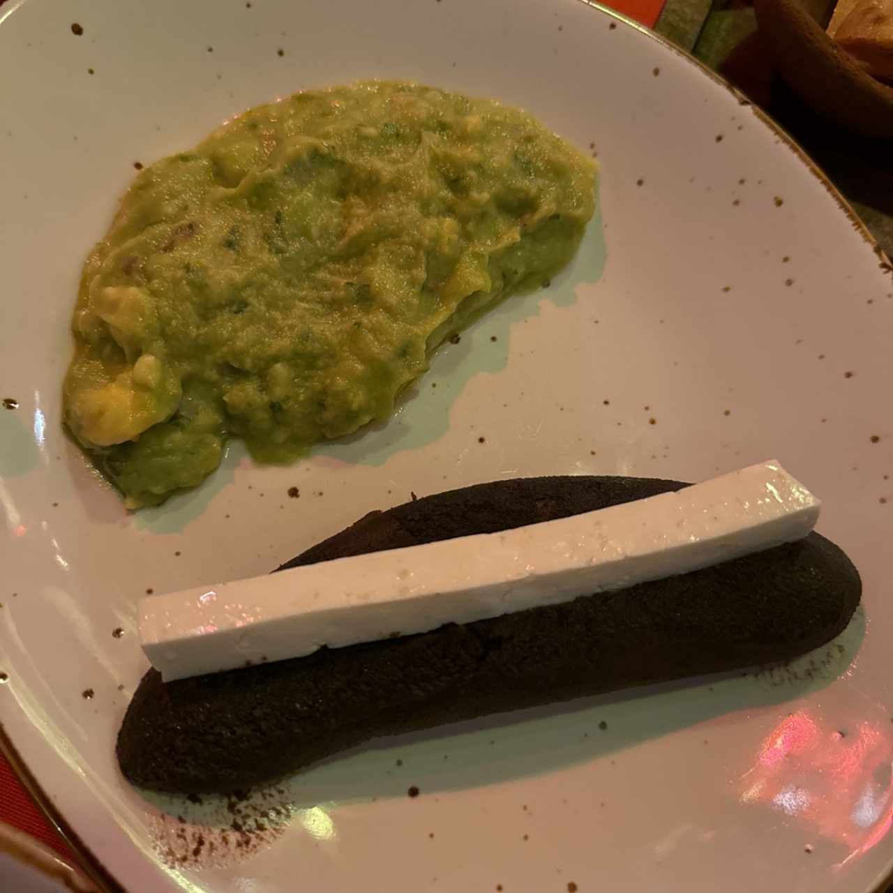 Frijol y Guacamol