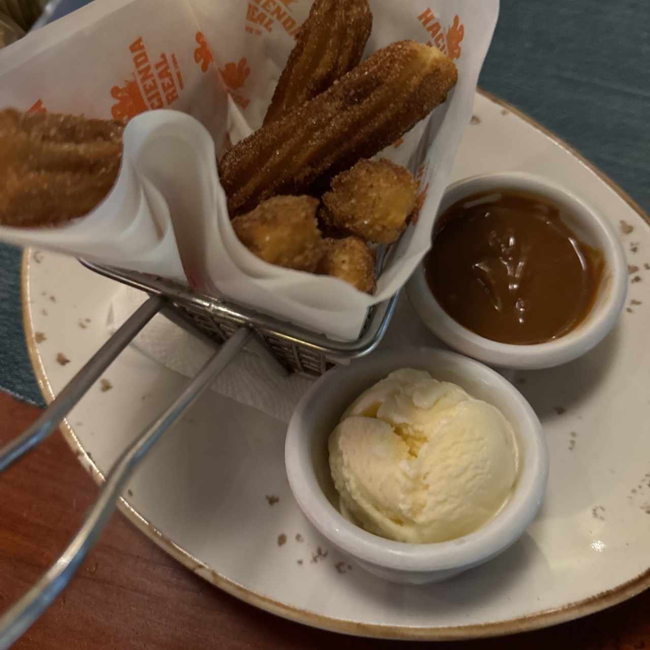 Postres - Churros Reales con extra helado 