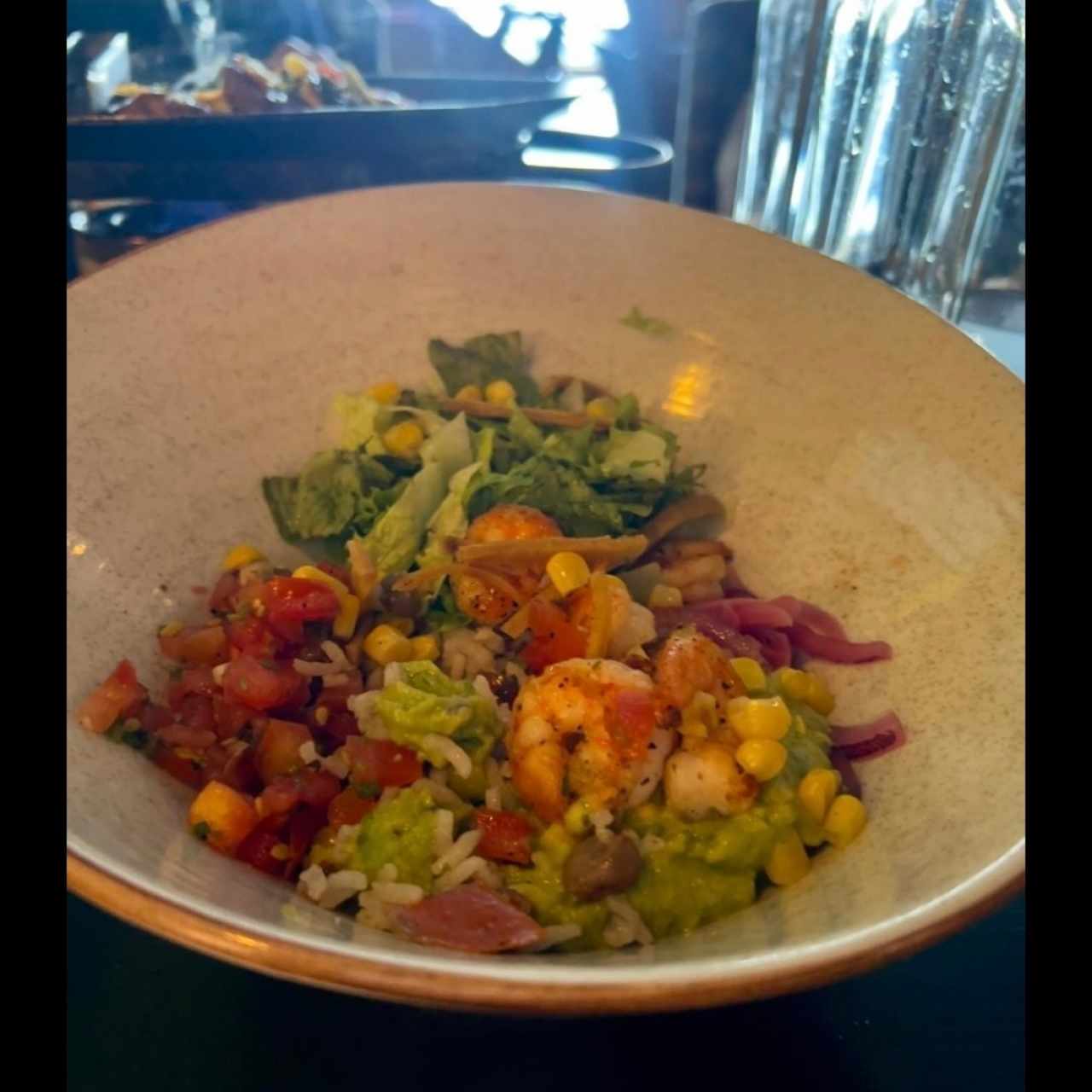 ensalada con camarones 