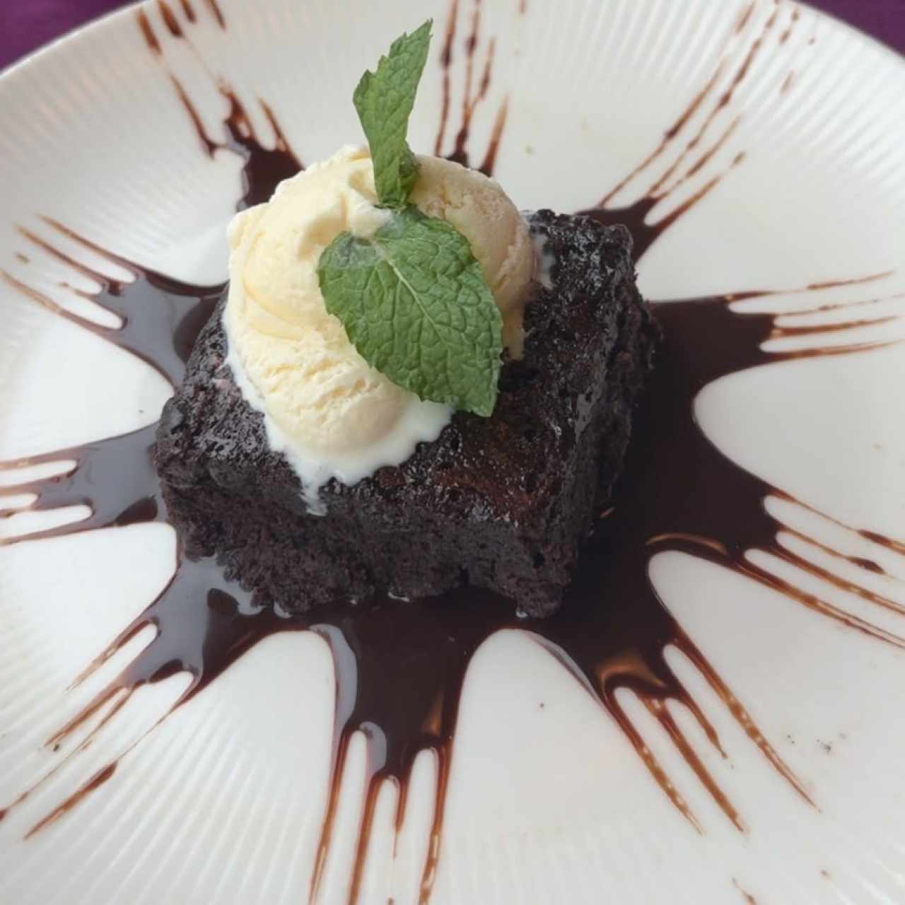 Postres - Brownie con helado