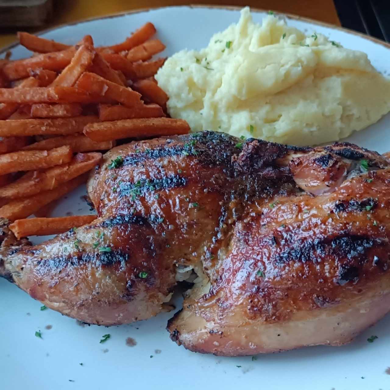 Pollo a las brasas