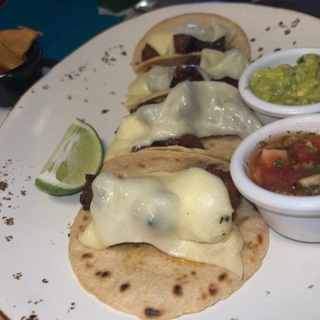 Tacos de Res, Pollo, Cochinita Pibil, al Pastor o Mixtos