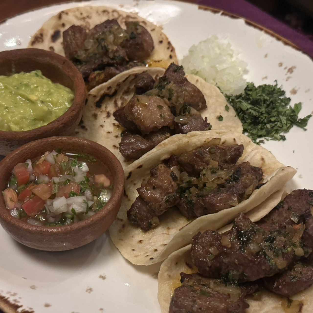 Tacos de Res, Pollo, Cochinita Pibil, al Pastor o Mixtos