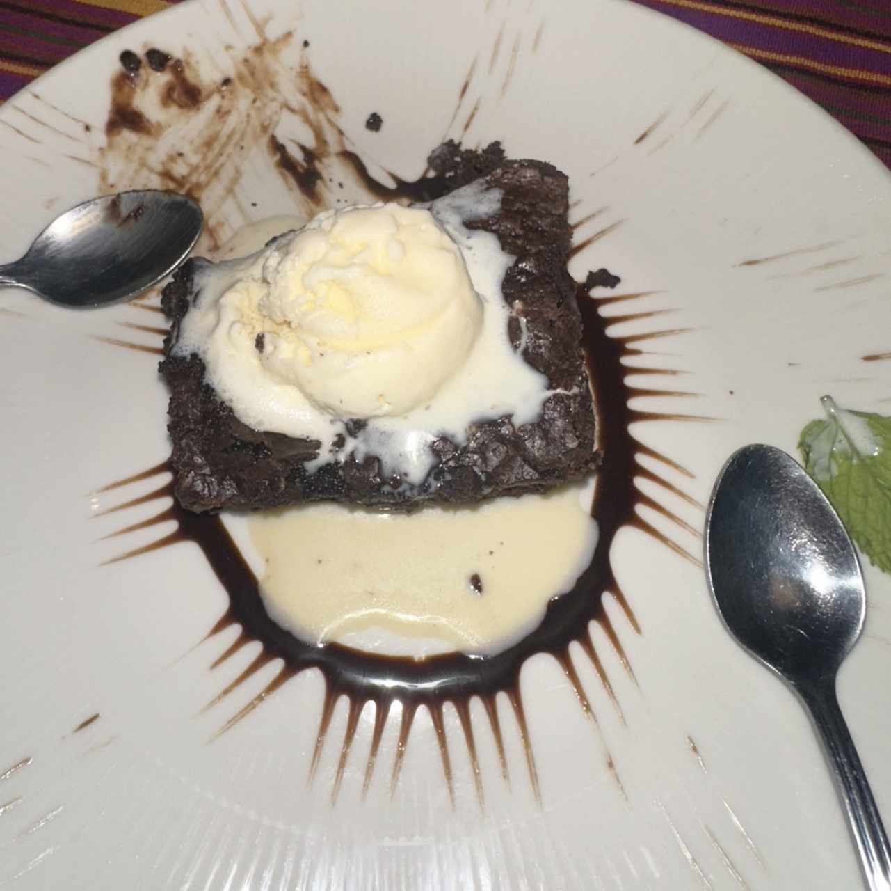 Postres - Brownie con helado