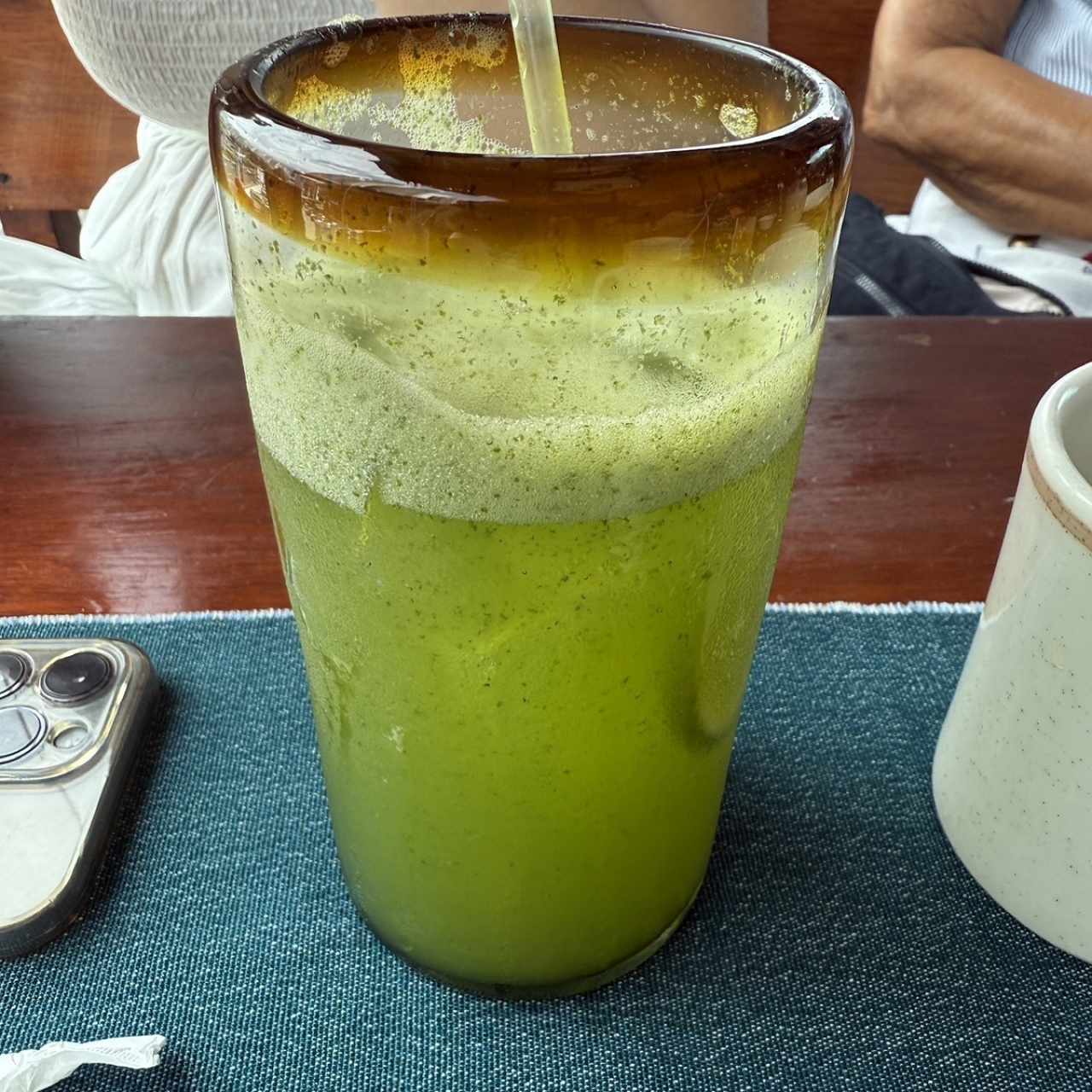 Limonada con hierba buena