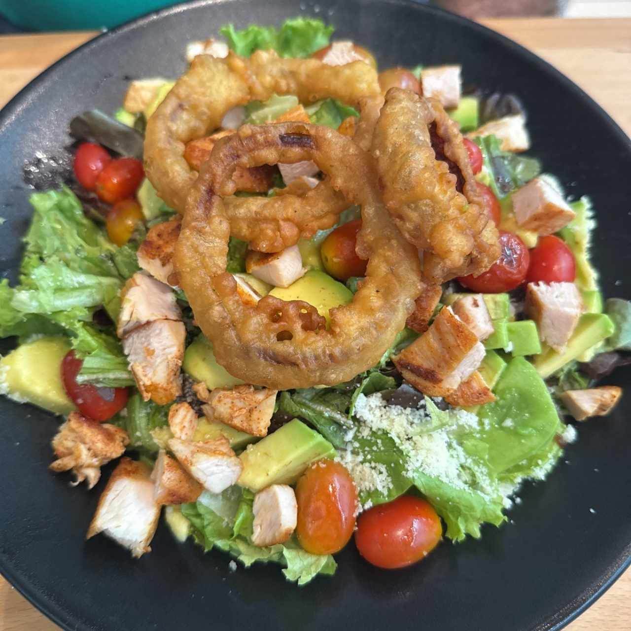 Ensalada de Pollo y Parmesano