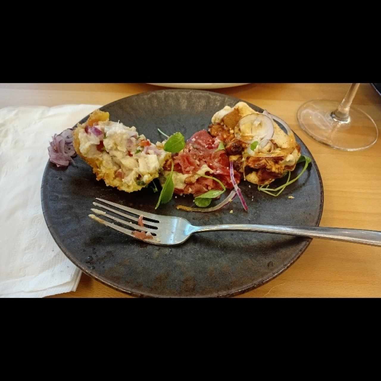 trio de ceviche,parrillada y carpaccio