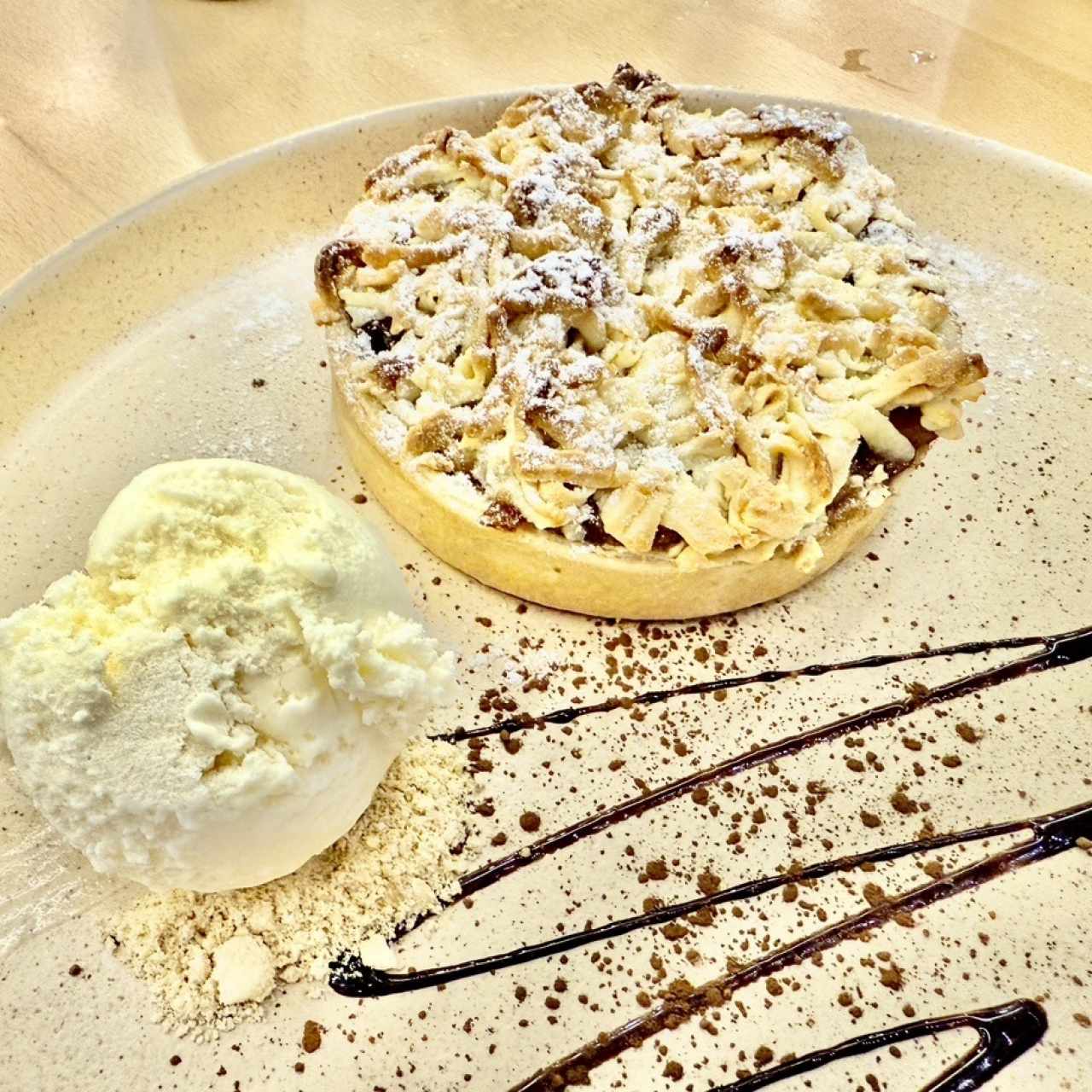Apple Crumble/Pie con helado de vainilla 