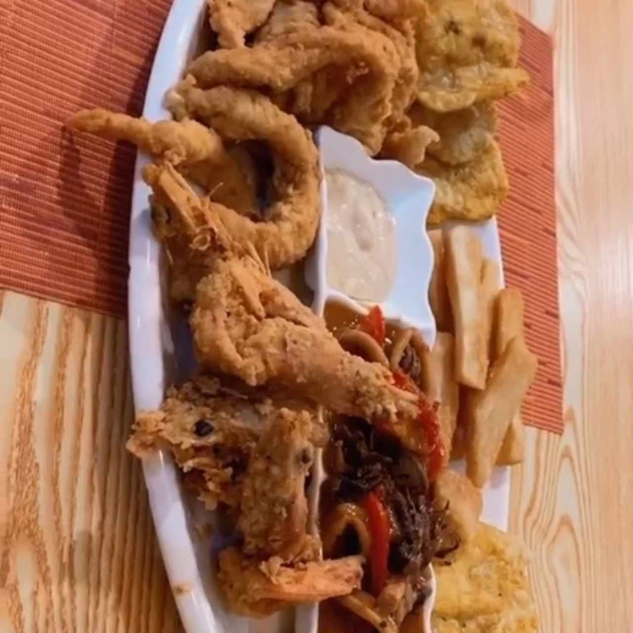 Mariscos en salsa de coco 