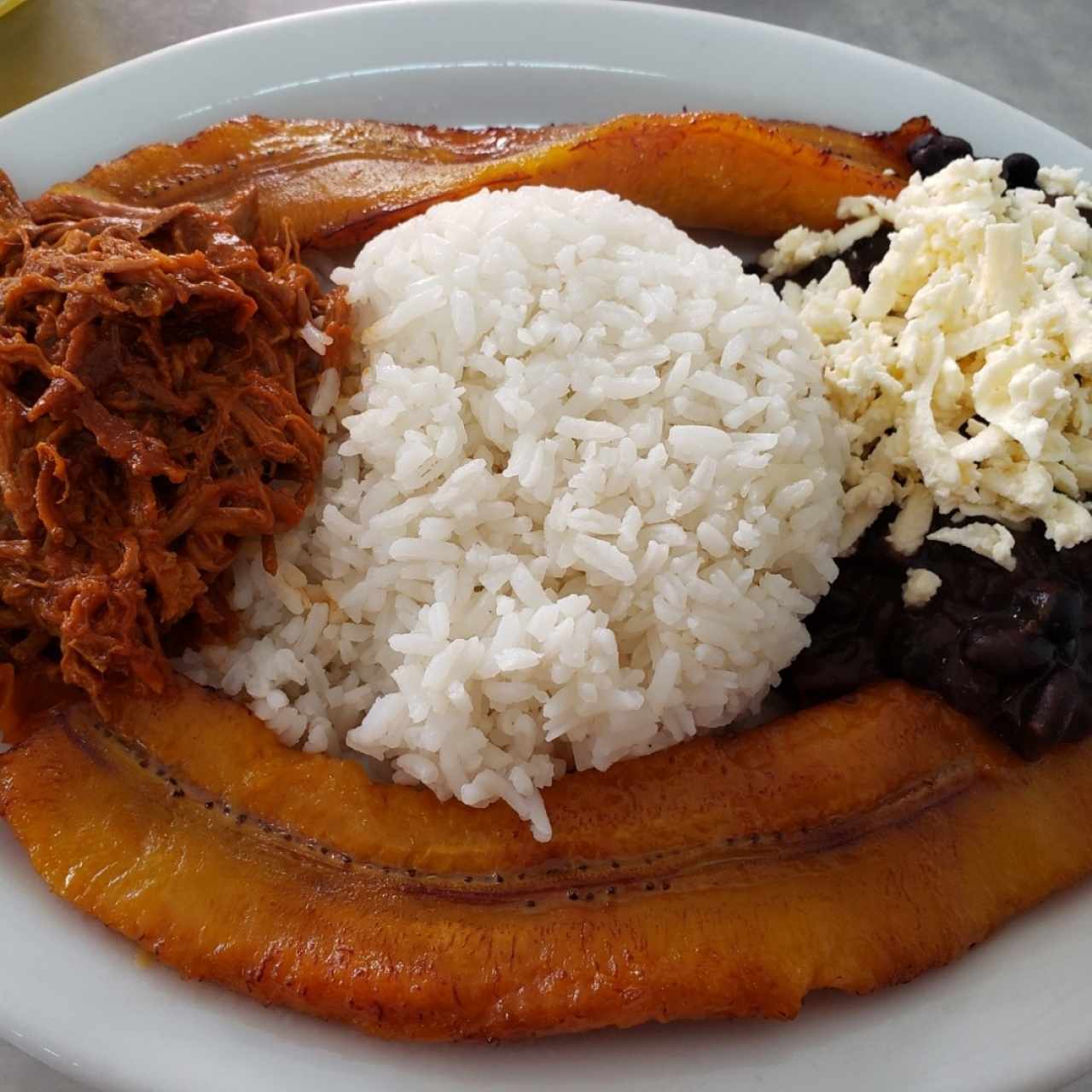 Plato pabellón 