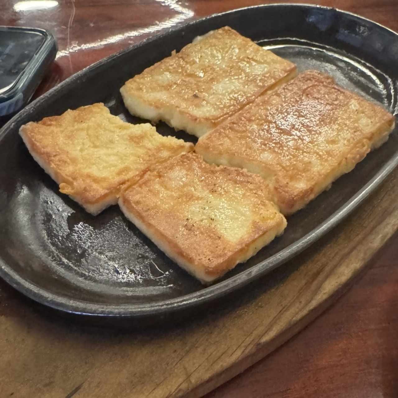Saganaki crudo