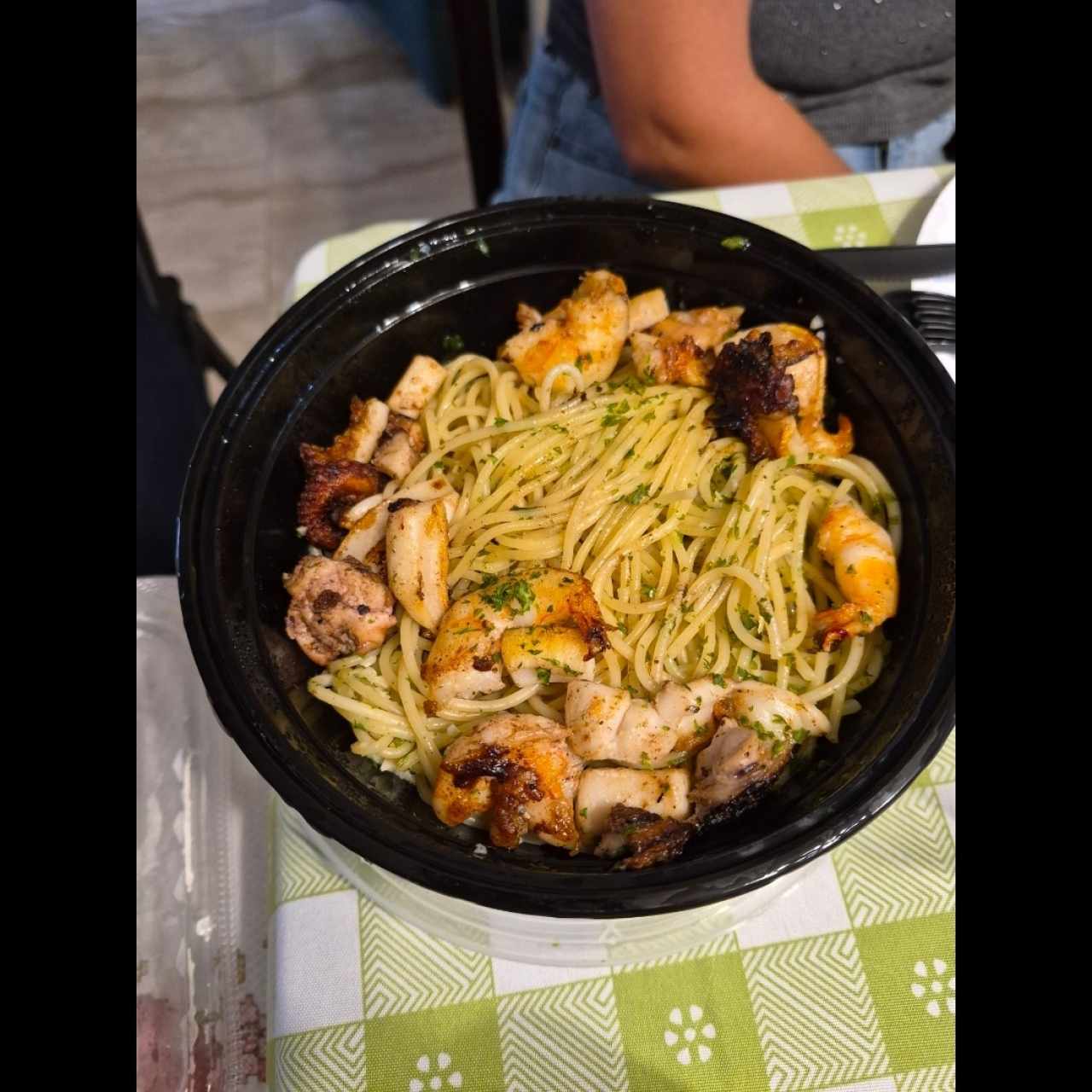 Spaghetti con Mariscos Mixtos