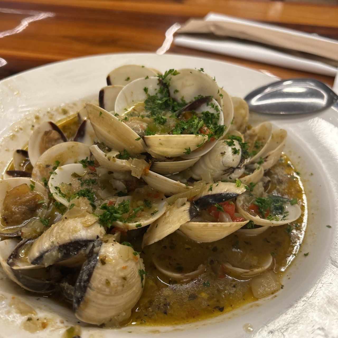 Almejas al Ajillo