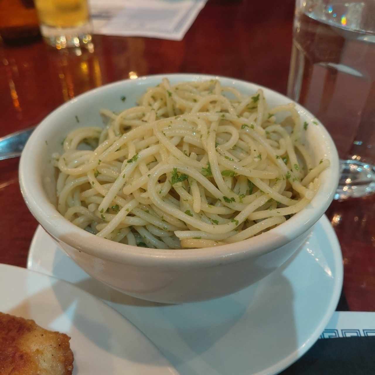 Spaguetti con Pechuga de Pollo o Brocheta de Pollo