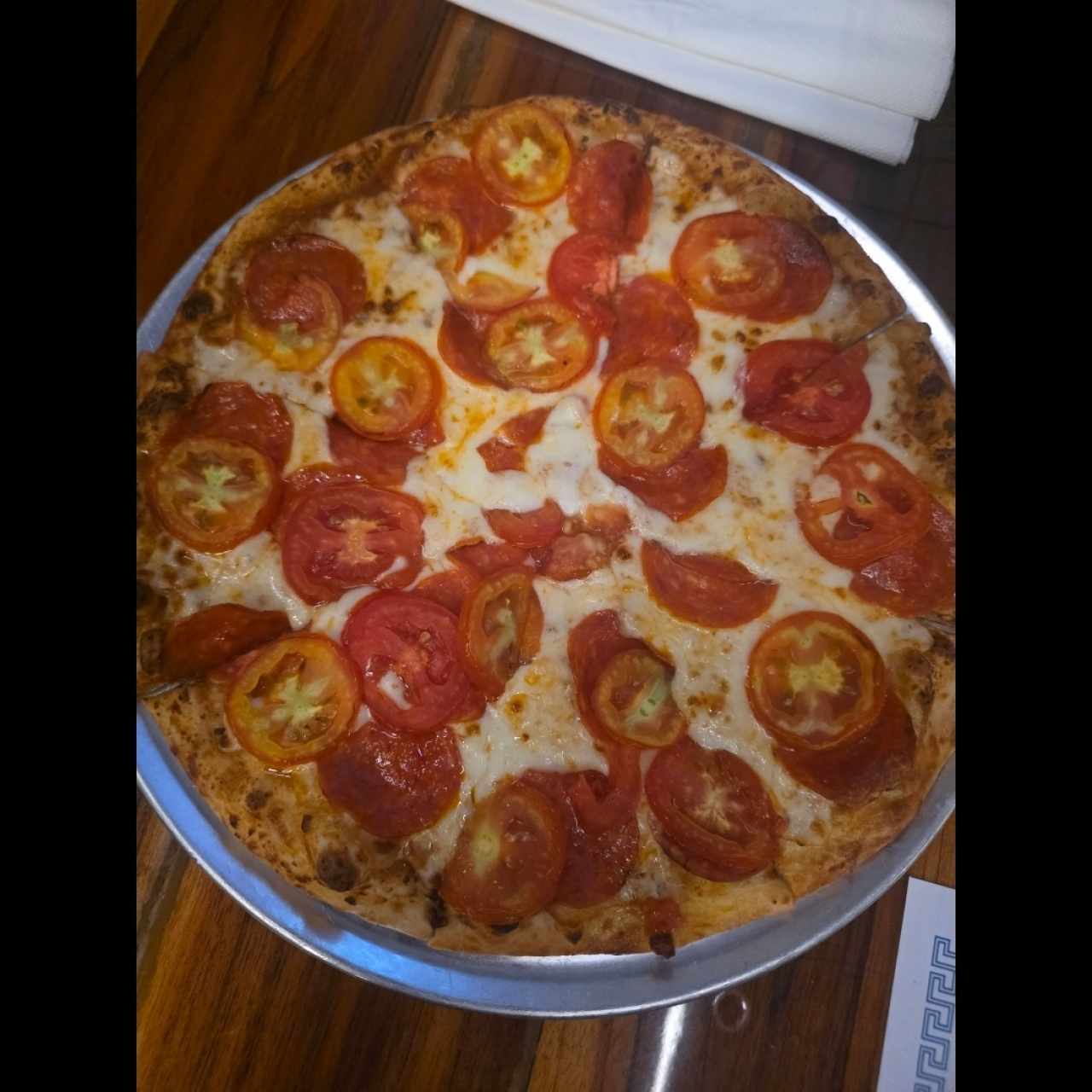 pizza con tomate