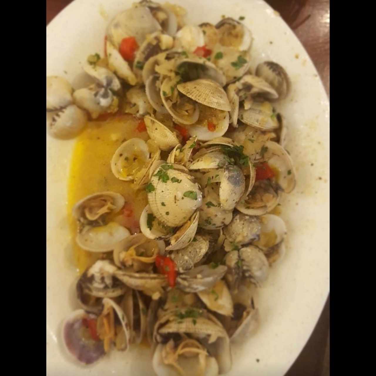 Almejas al Ajillo
