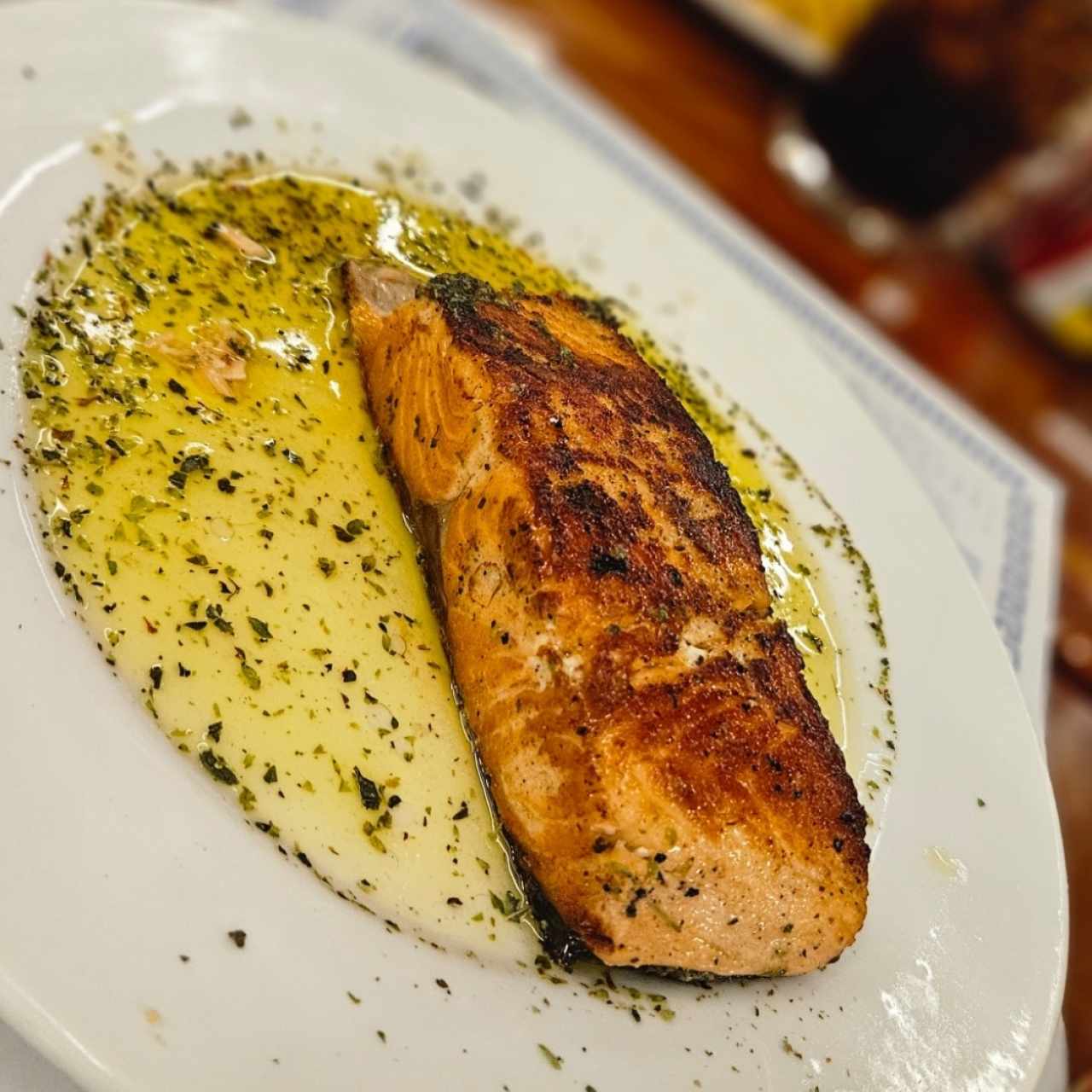 Salmón a la Griega