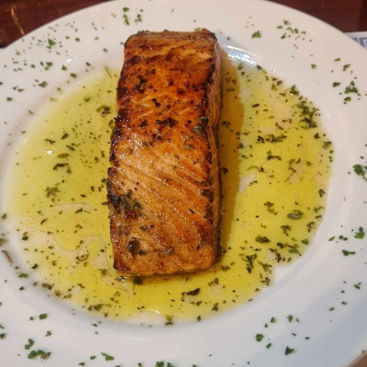 Salmón a la Griega
