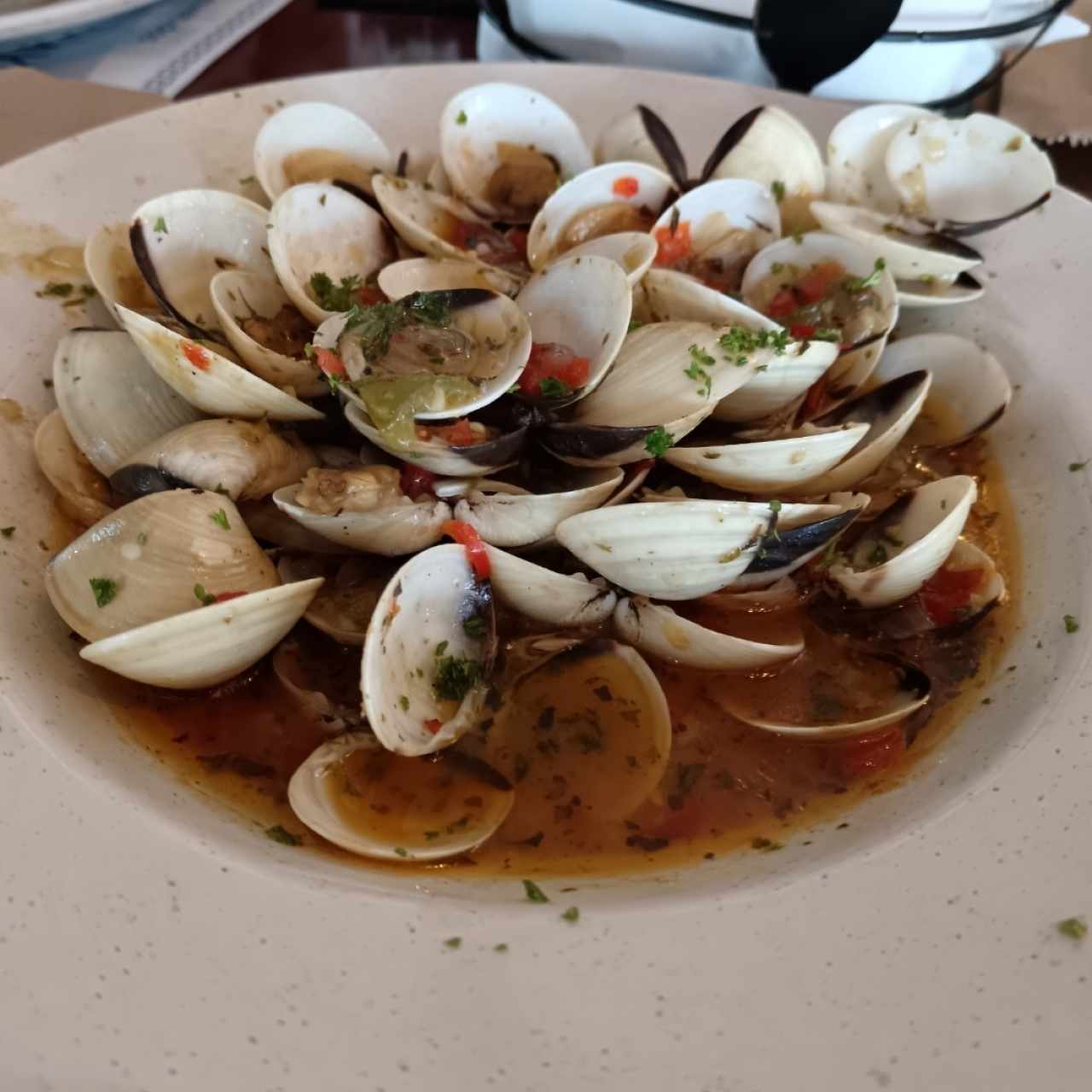 Almejas al Ajillo