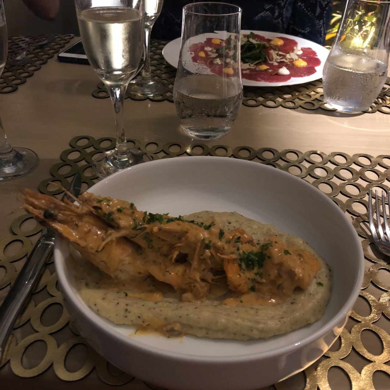 langostinos y puré 