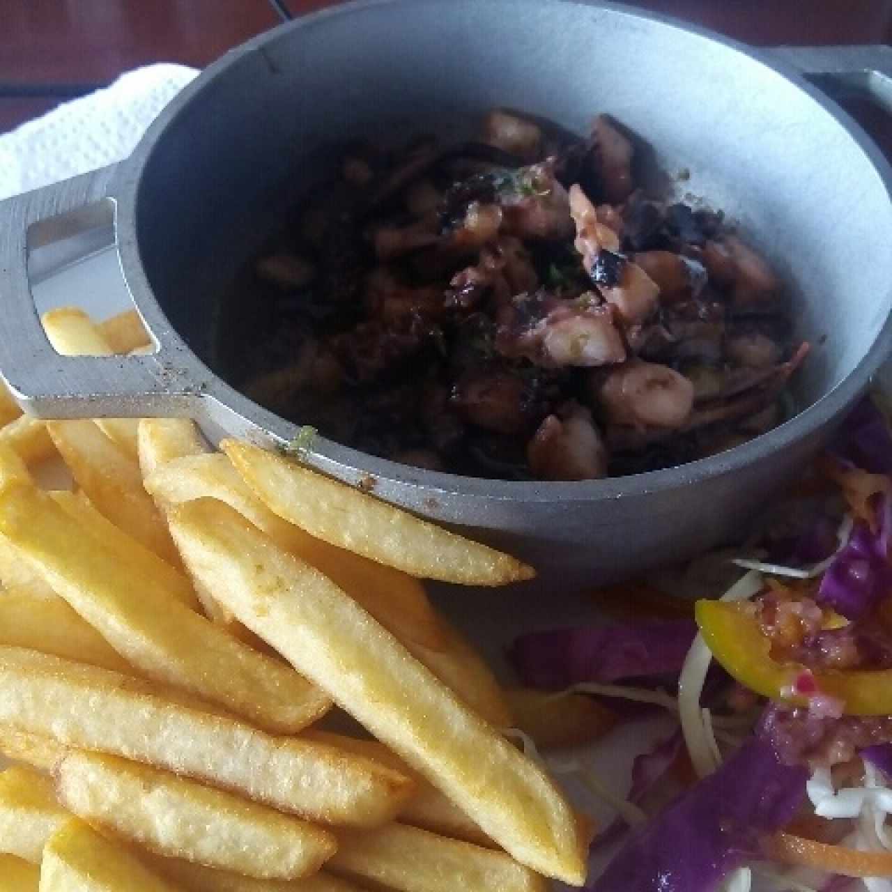 Pulpo al Ajillo con Papas