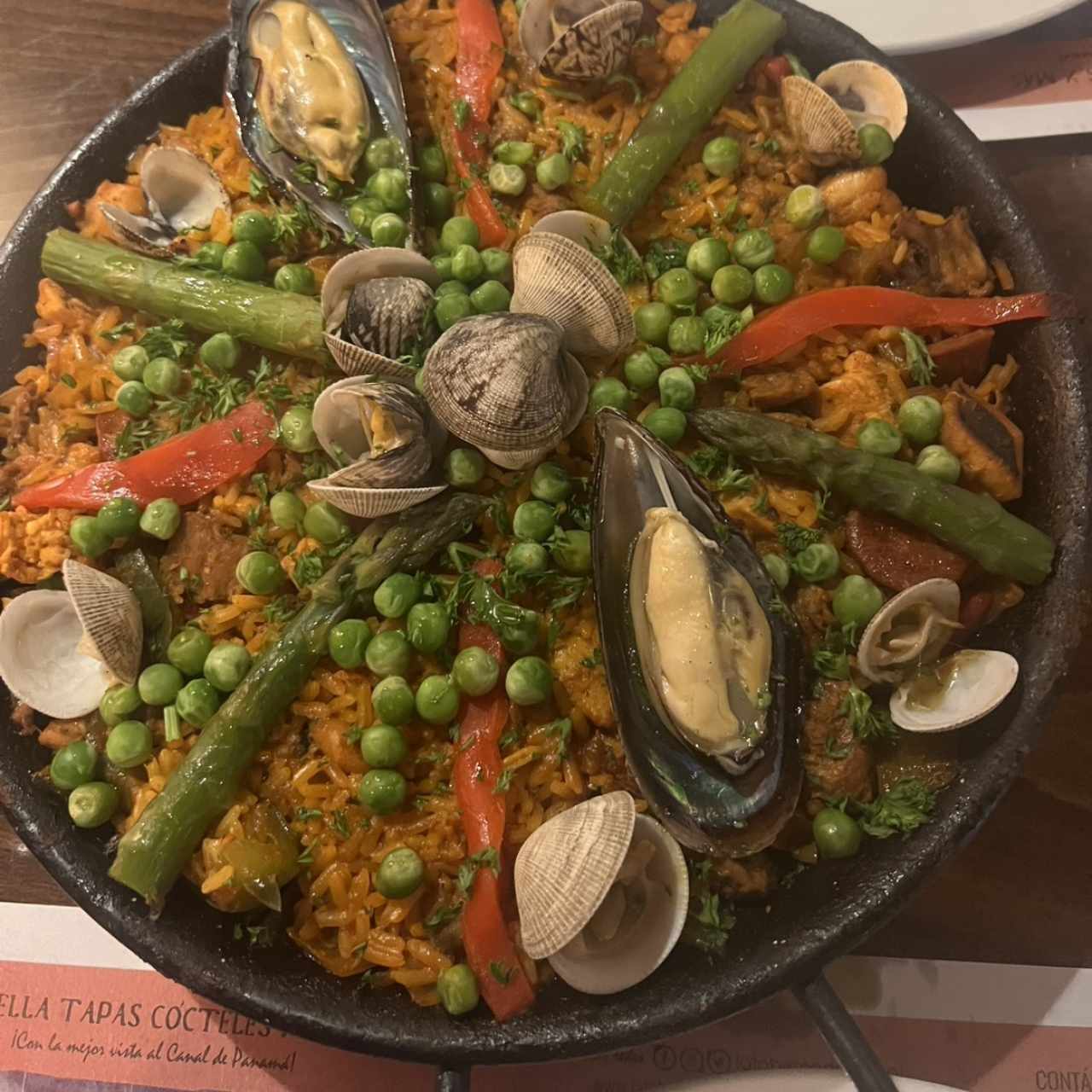 Paella Mar y Tierra