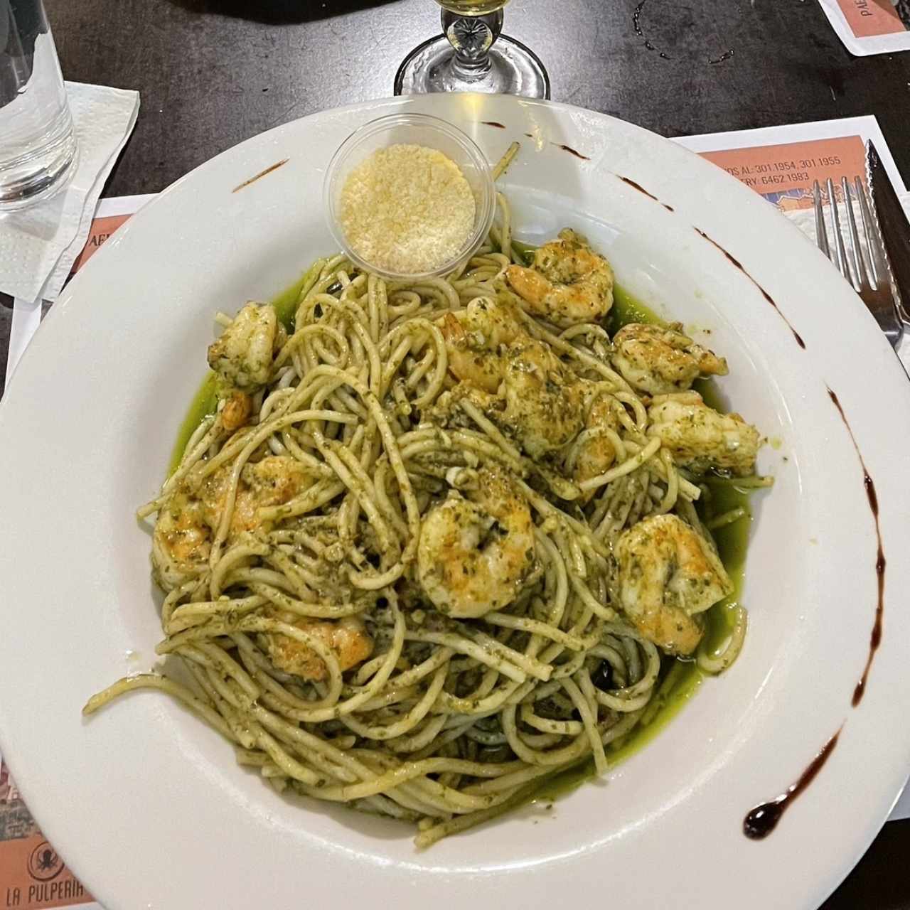 Pasta al Pesto con Camarones