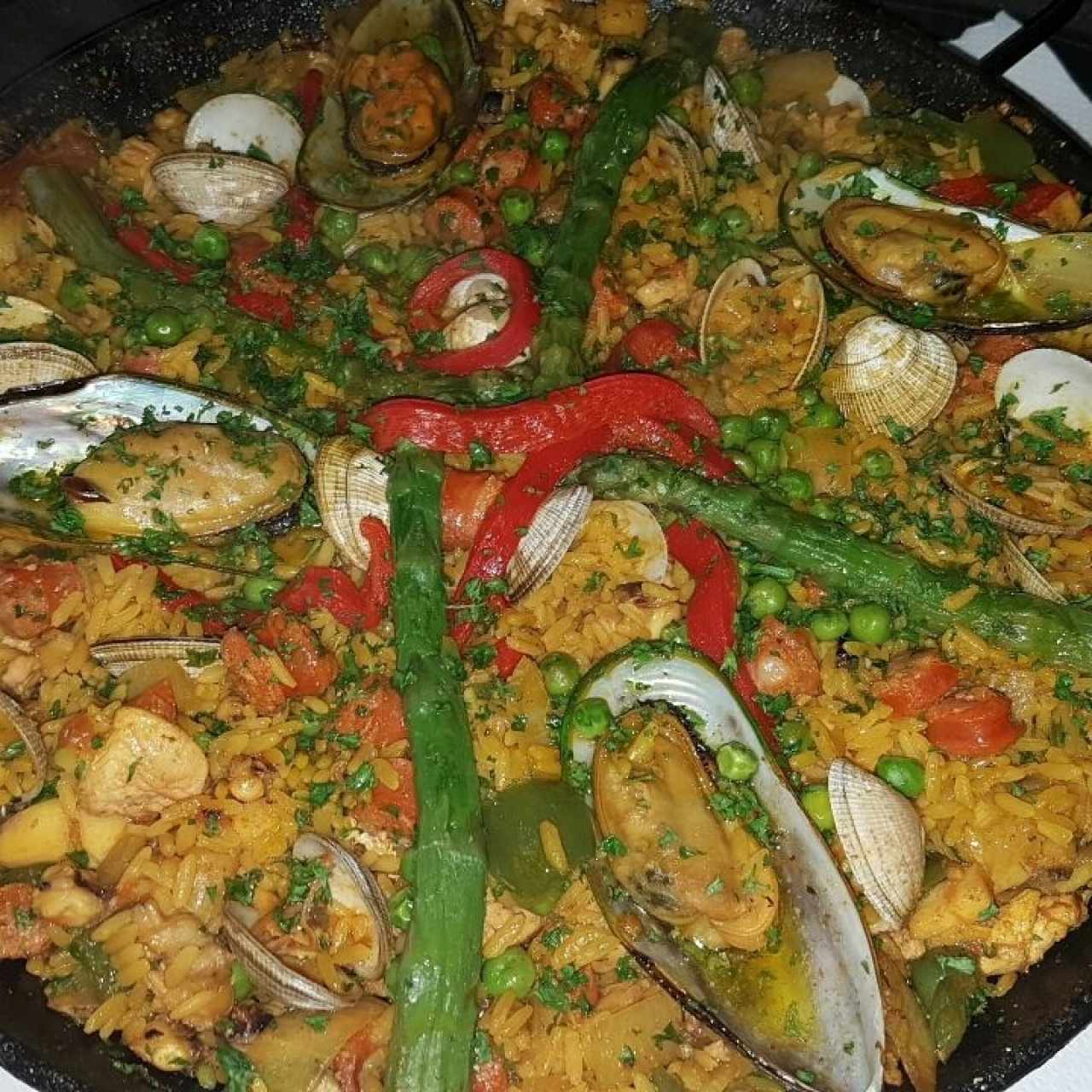 Paella Mar y Tierra