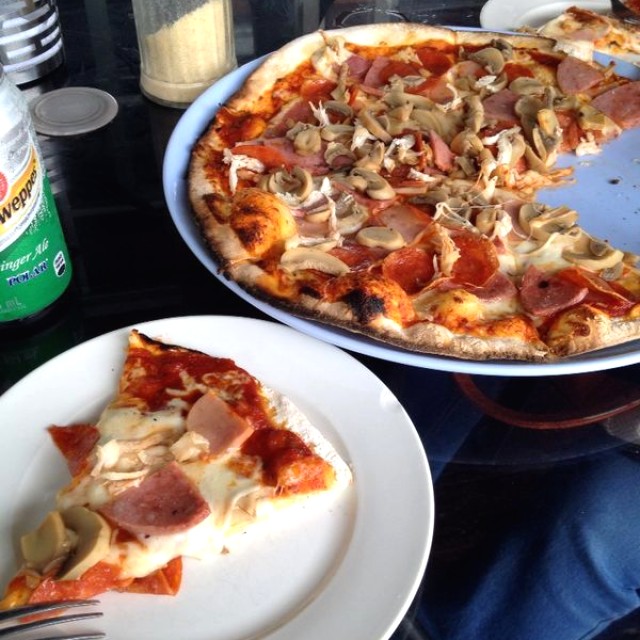 Pizza de combinacion (sin aceitunas)