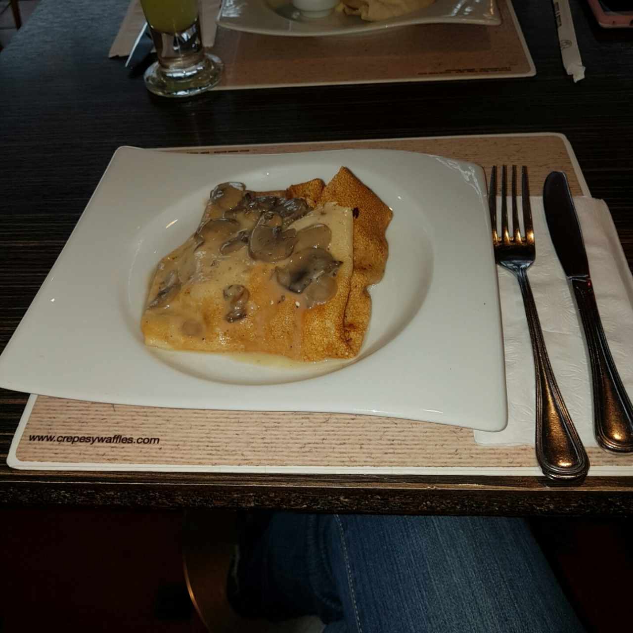 Pollo con Champiñones o Esparragos