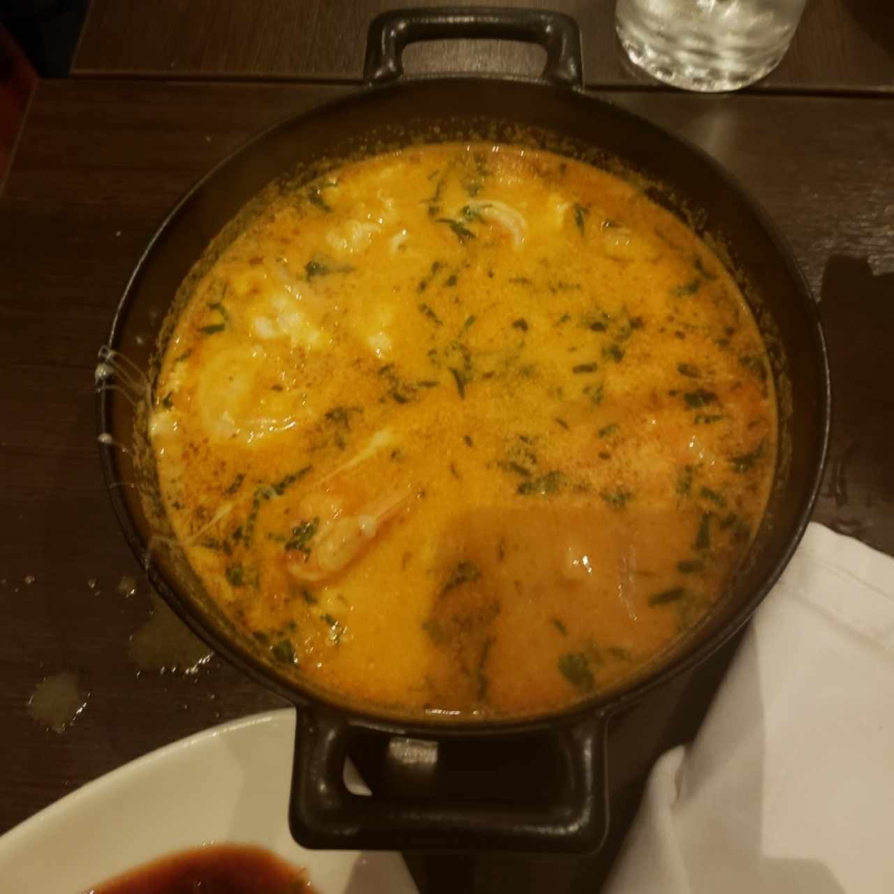 chupé de langostino con queso fundido