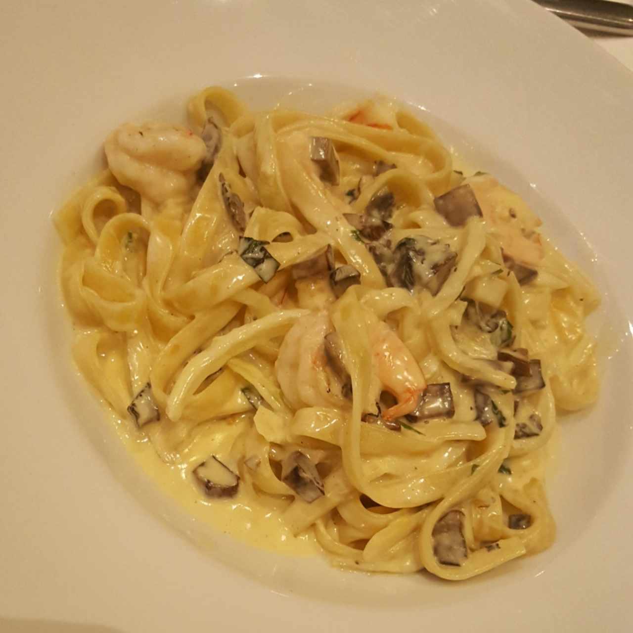 pasta con camarones y hongos