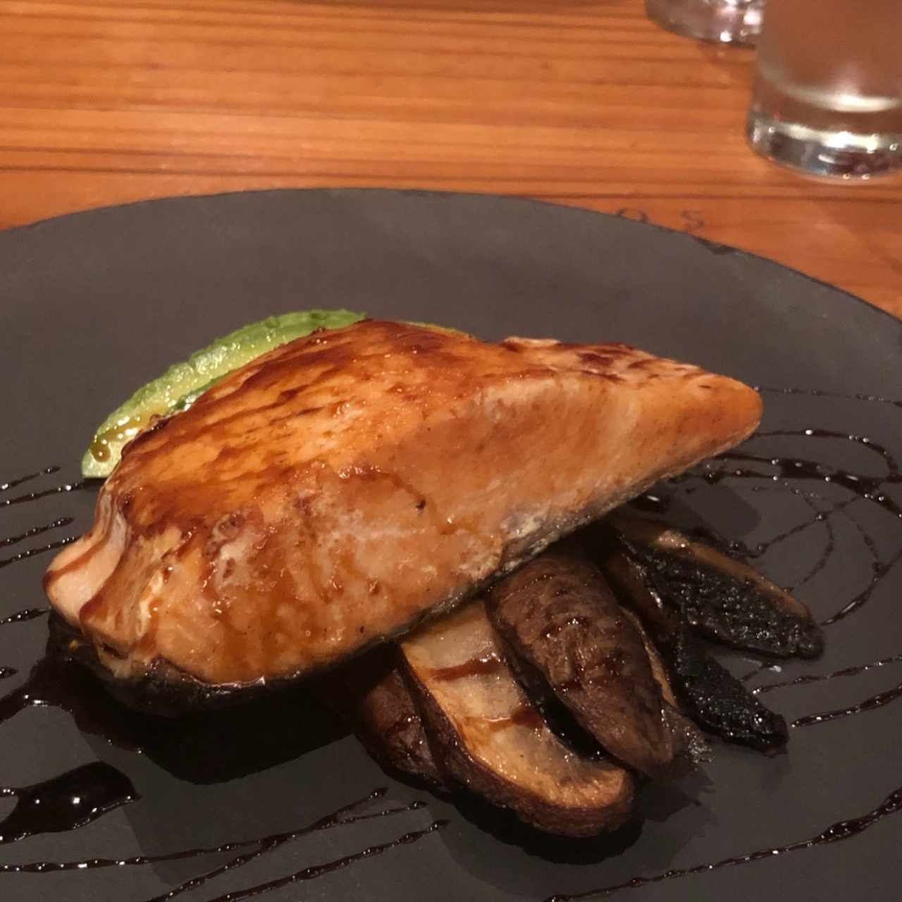 salmón glaceado