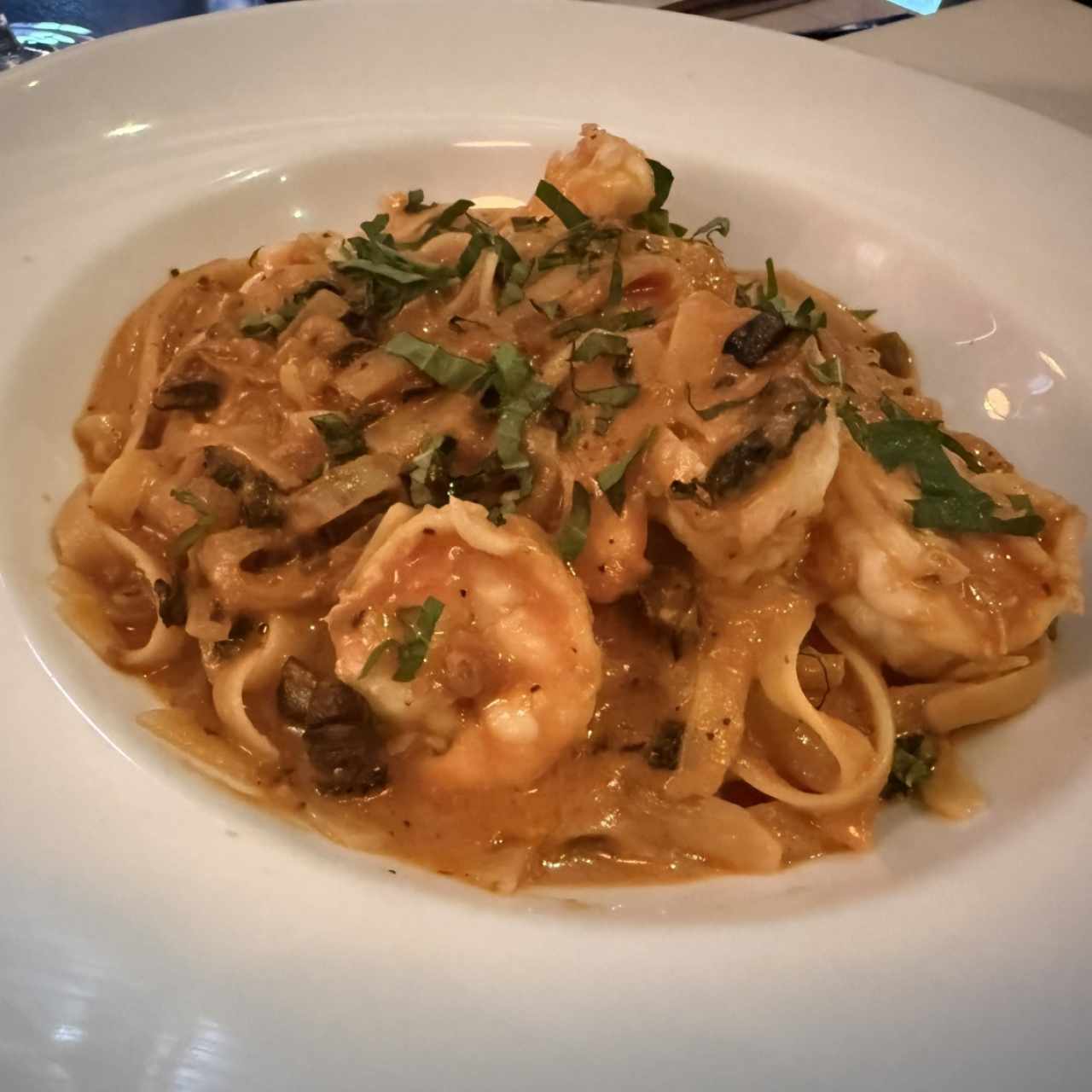 Pastas - Fettuccine con camarones y hongos 