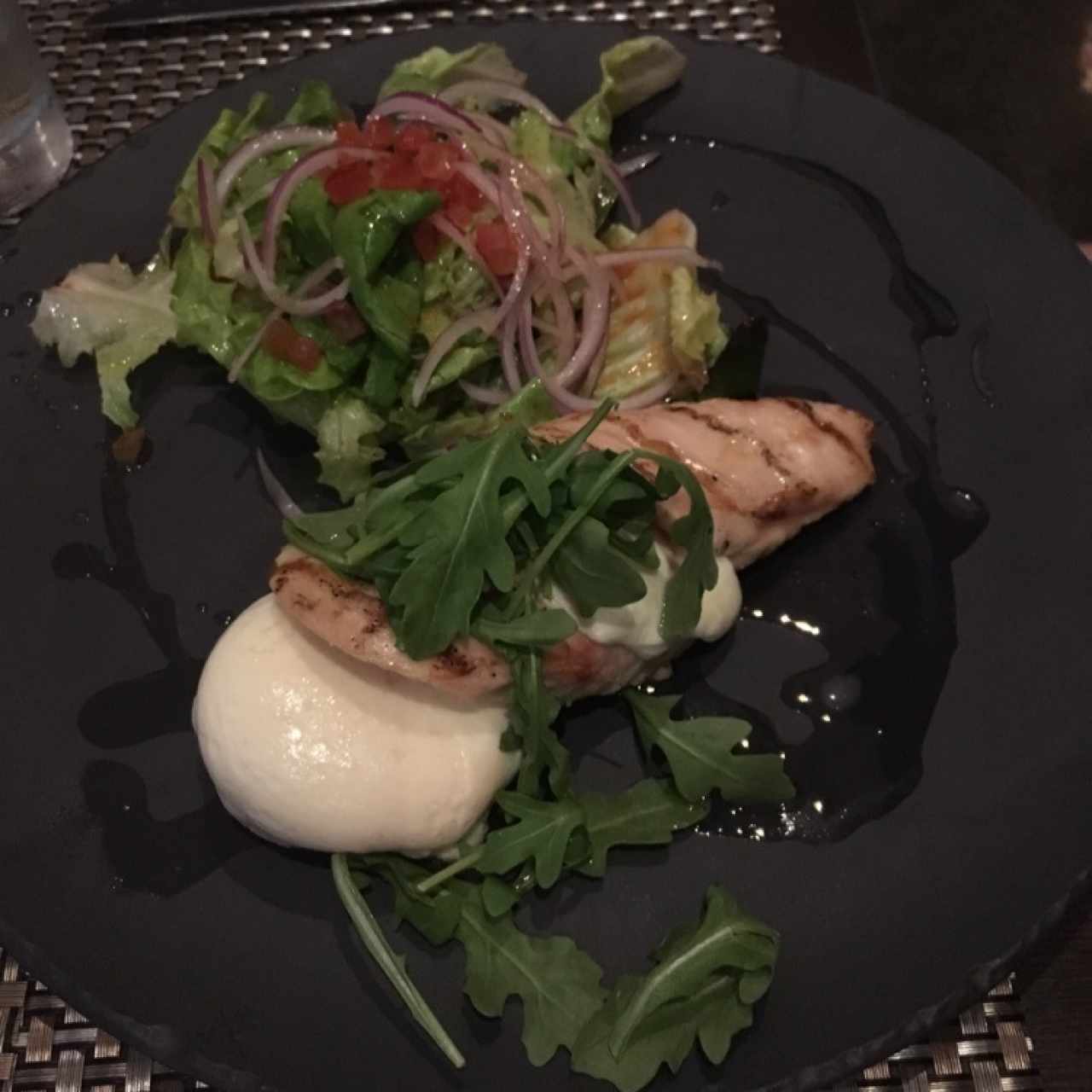 Filete de pollo capresa