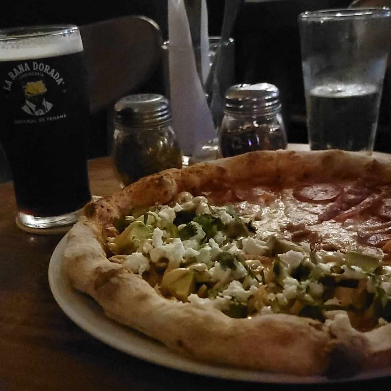 Pizzas Clásicas - Pepperoni combinada con chicken taco