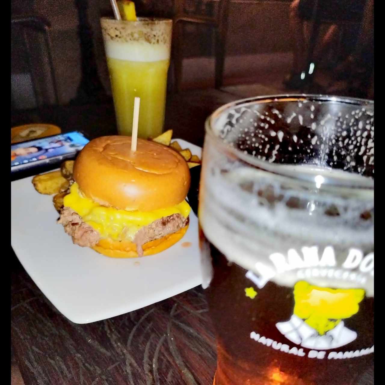 Hamburguesa sabrosa. 
