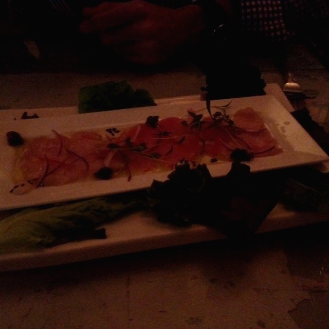 Tiradito De Mero, Alcaparras Fritas, Con Mayonesa De Soya