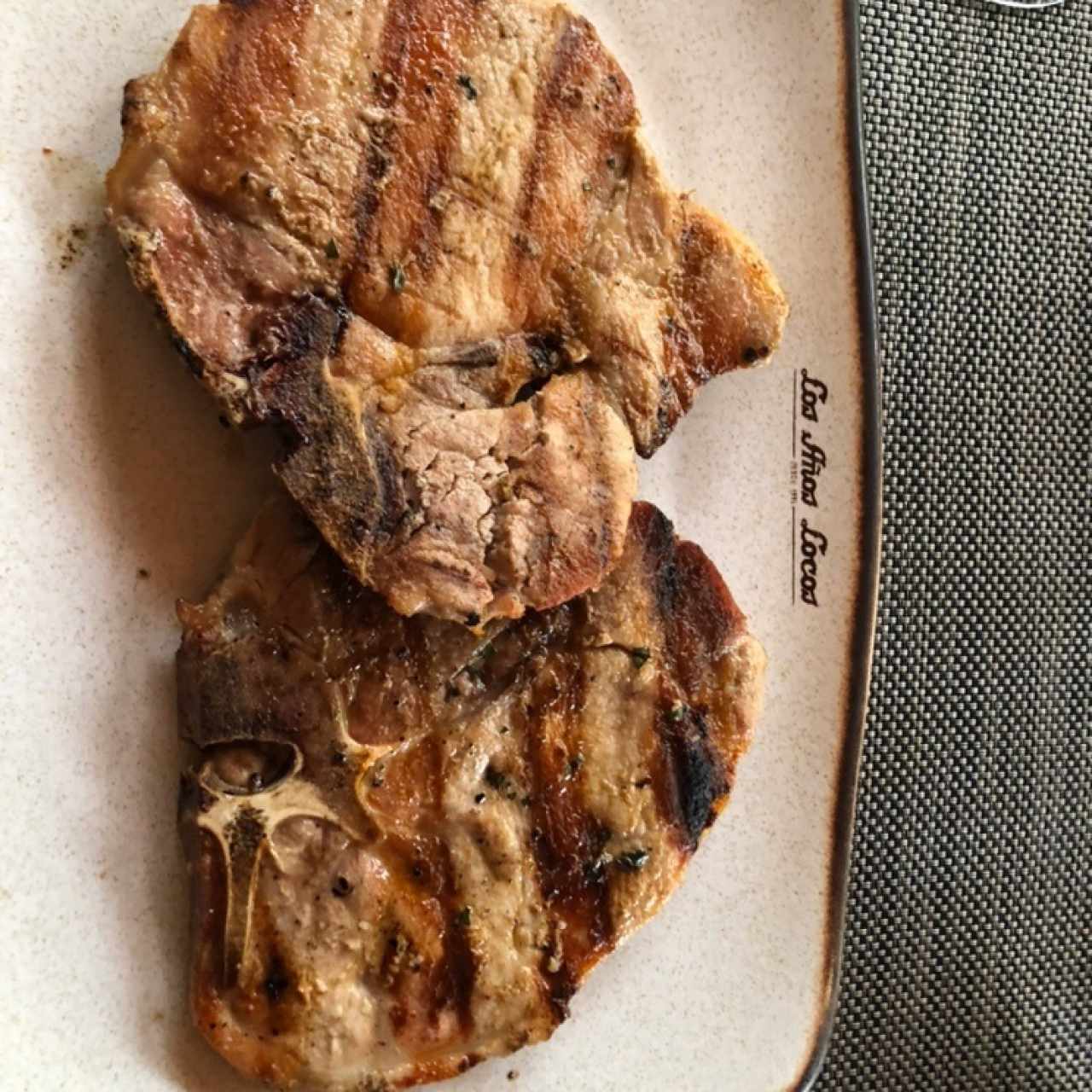 Chuletón de Cerdo Chiricano a la Parrilla