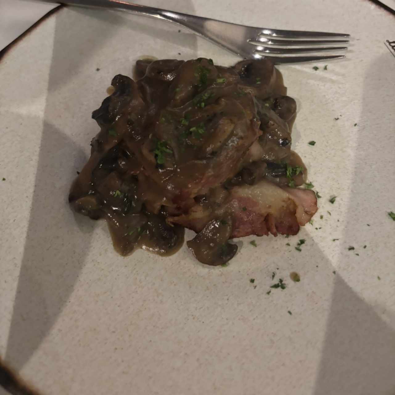 Filete Mignon con Tocino Artesanal y Salsa de Hongos