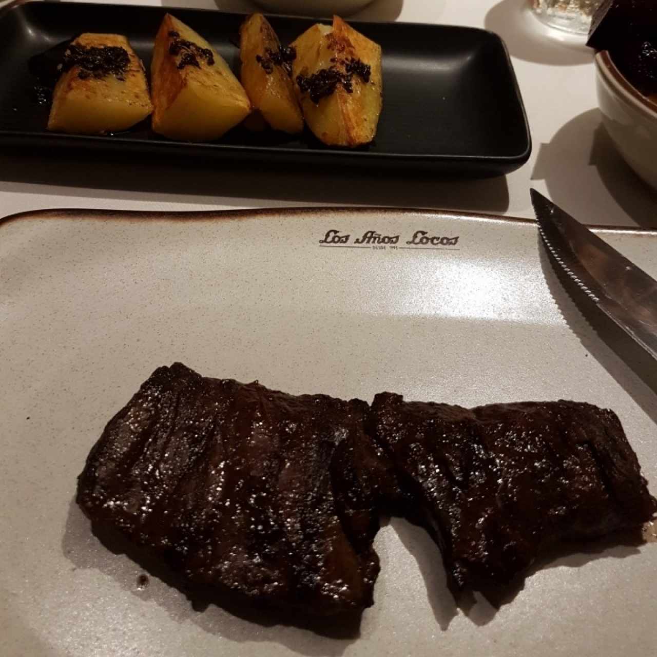 Entraña y papá asada los años locos
