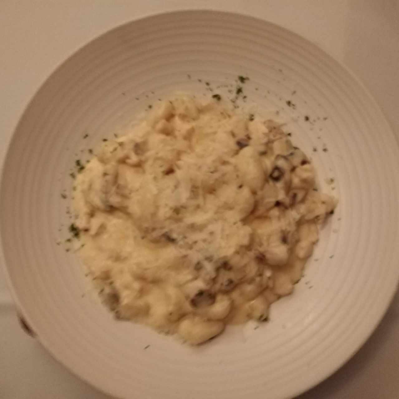 Ñoquis salsa Reina