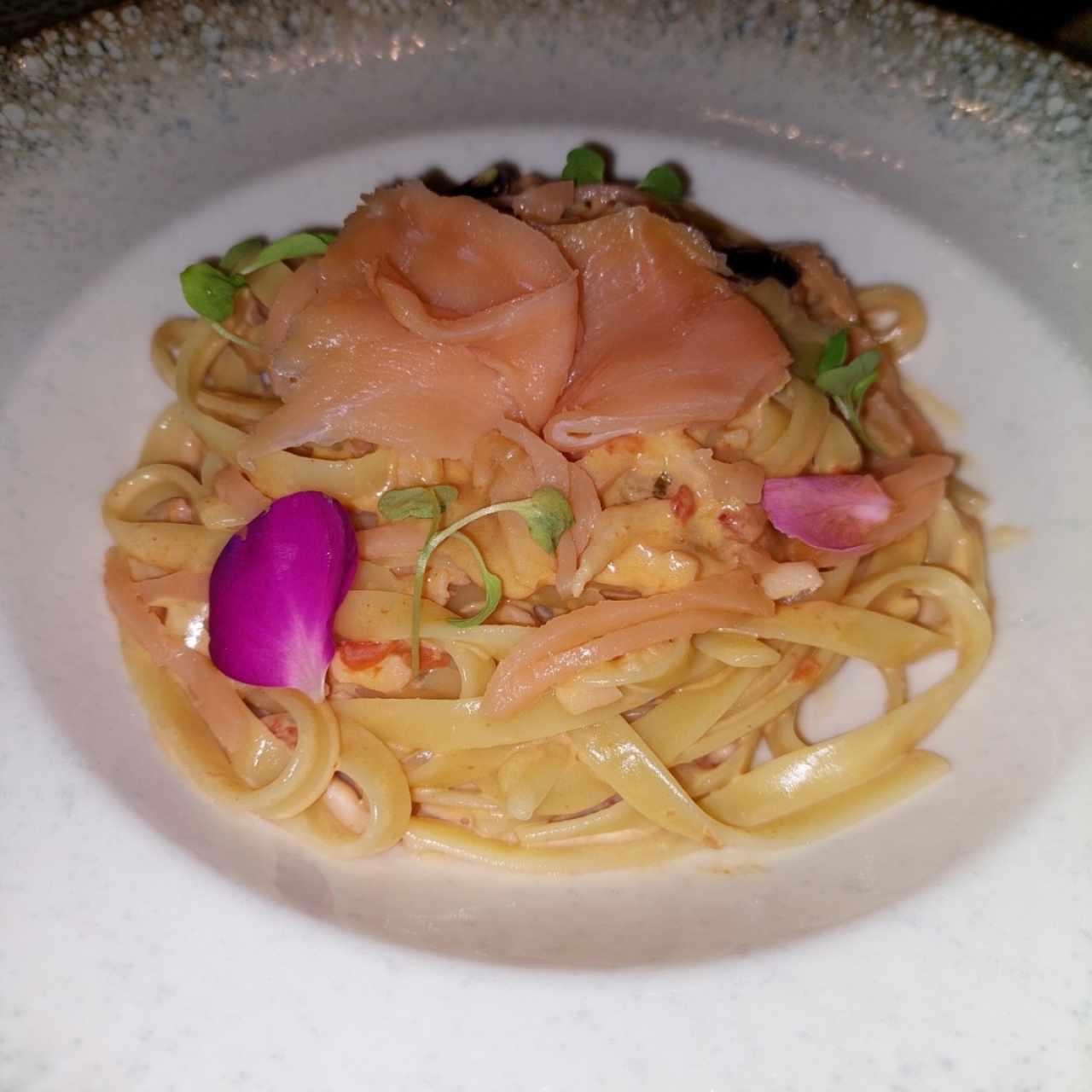Fettucine alla Crema Rosa di Salmone e Vodka