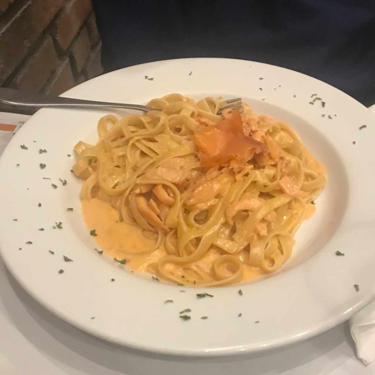 Fettucine alla crema rosa di salmone e vodka