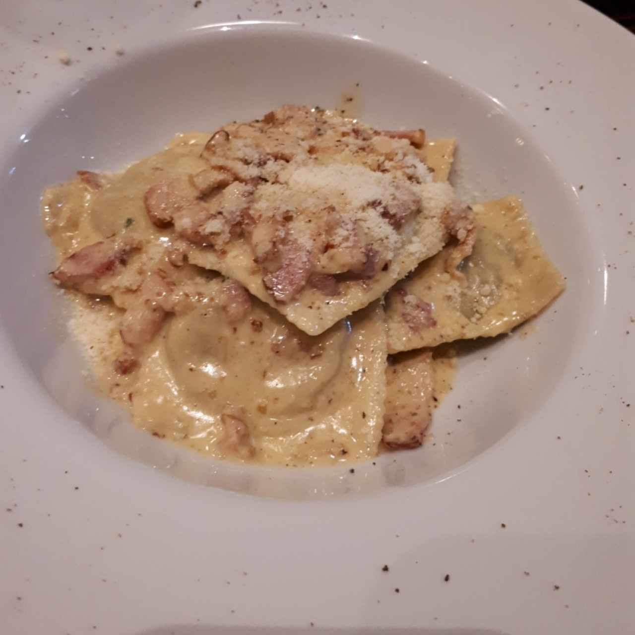 Pastas - Ravioloni alla Carbonara